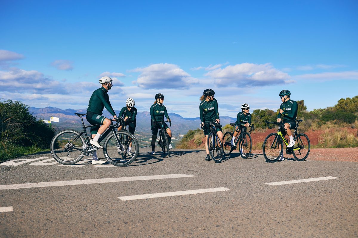 Grupo de ruta en la montaña